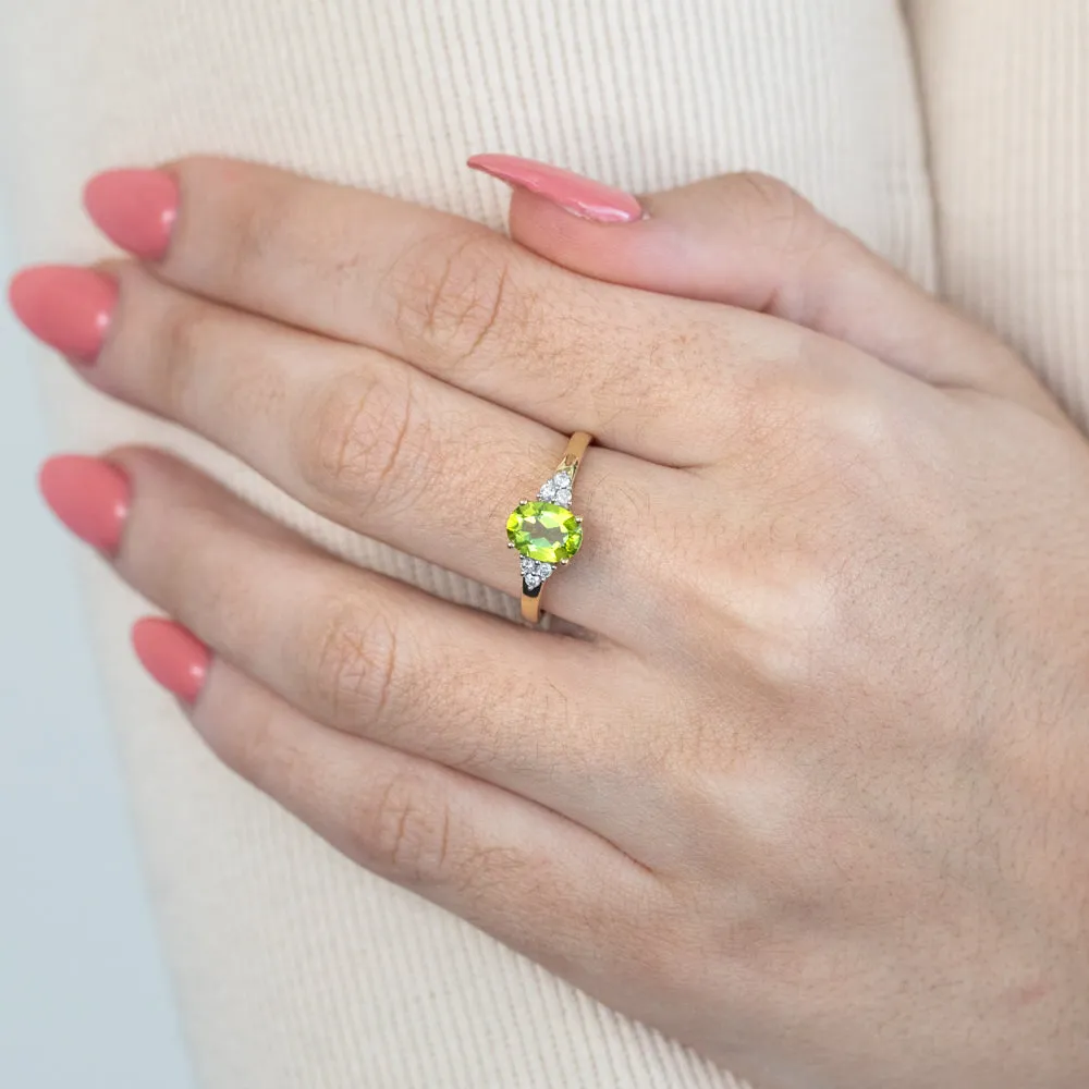 9ct Alluring Yellow Gold Diamond   Peridot Ring