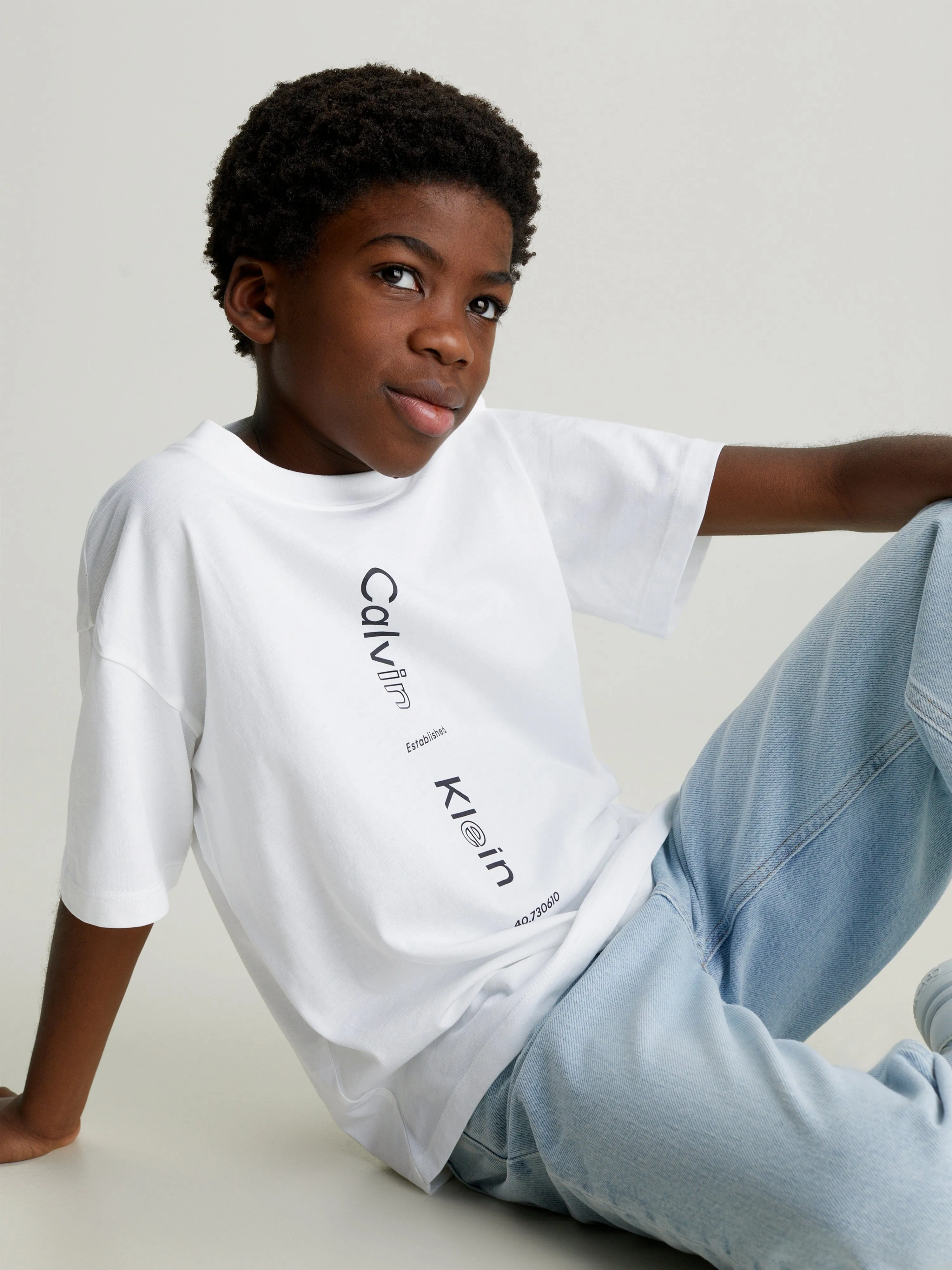 Calvin Klein Boys Maxi Logo Relaxed T-Shirt in White